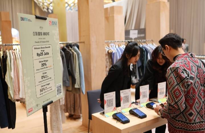 BNI Lestarikan Warisan Budaya Tenun