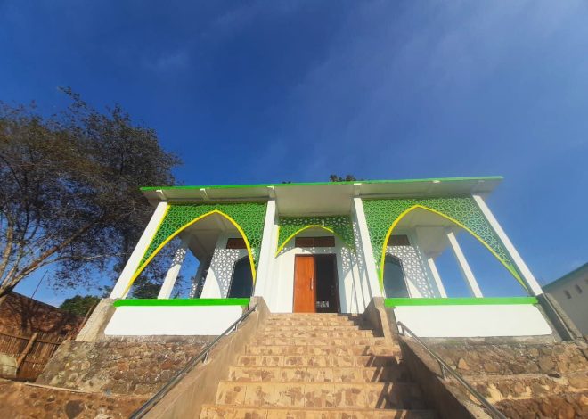 Gotong Royong Warga dan Insan Bumi Mandiri Bangun Masjid Pertama di Desa Kanca