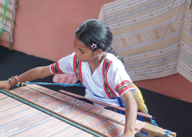 Tenunin Ambon Diresmikan, Dorong Regenerasi Penenun Muda di Kota Ambon