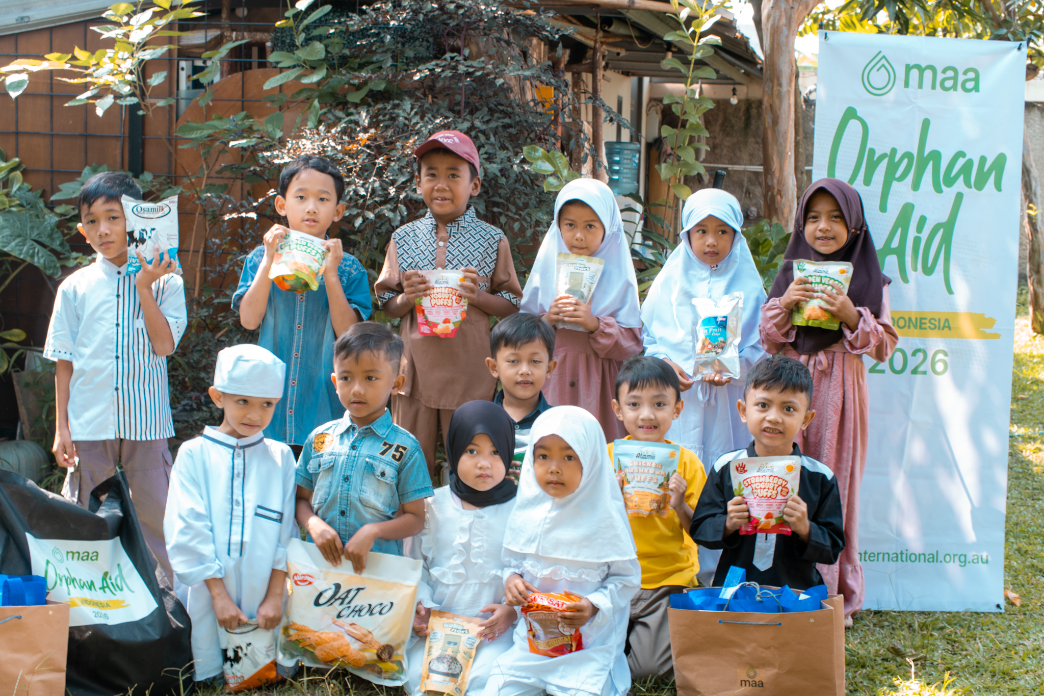 IBM dan MAA Salurkan Bantuan untuk 100 Anak Yatim Jabar